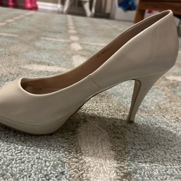 Aldo size 8 white peep toe high heels - Picture 5 of 6